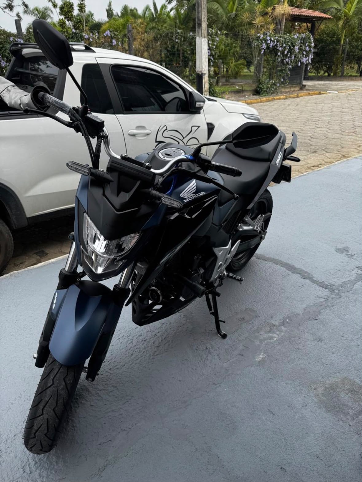 HONDA CB TWISTER 300