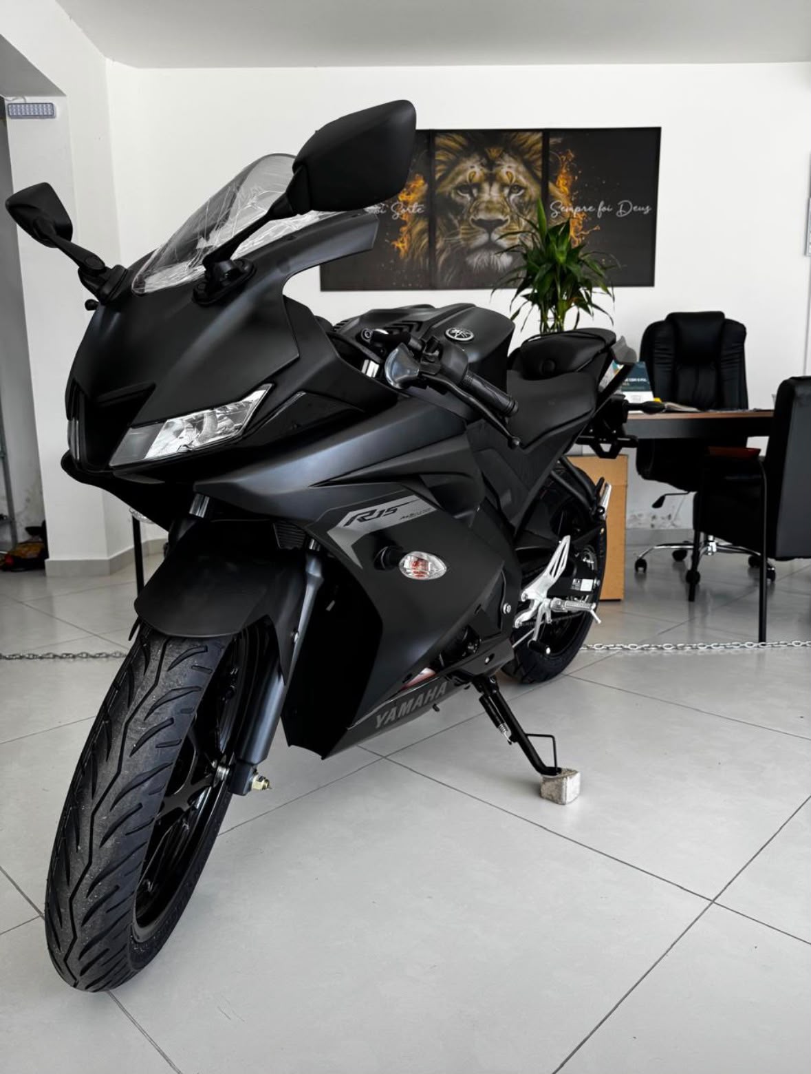 YAMAHA r15